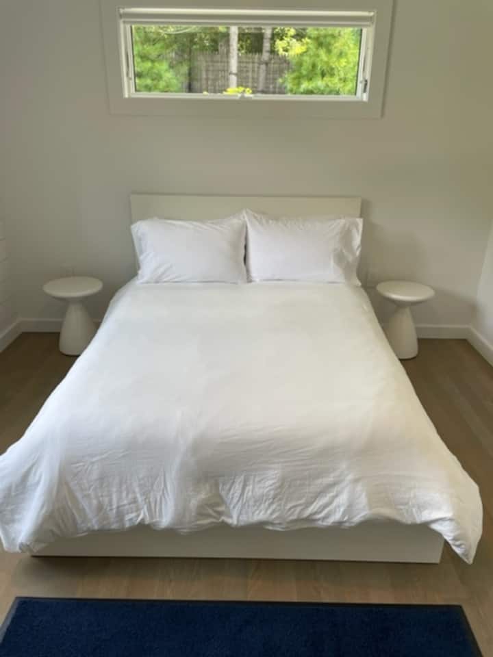 Bedroom 3 image 1