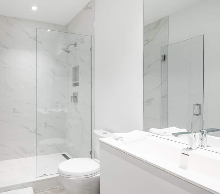 Full bathroom 3 image 1