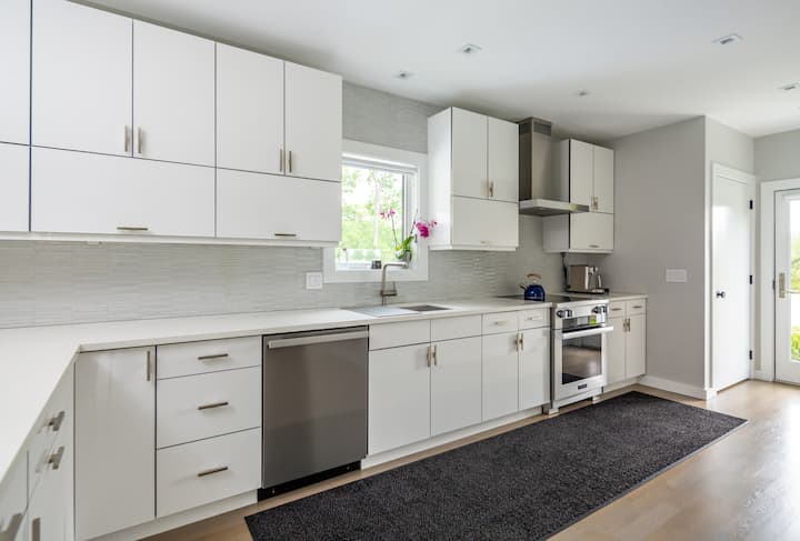 Full kitchen image 1