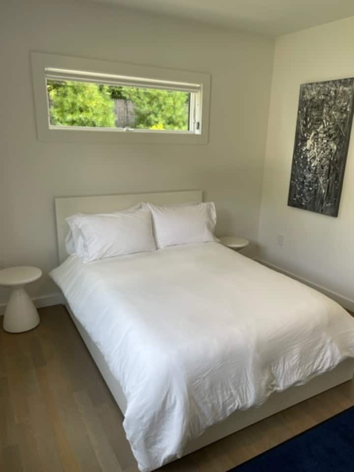 Bedroom 3 image 3
