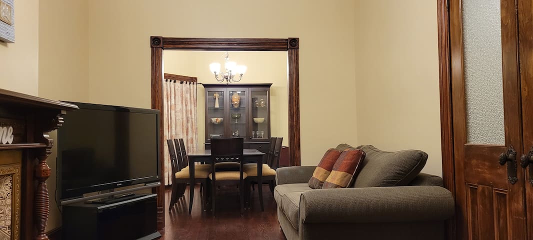 Cozy Victorian Home in Prime Location Little Italy