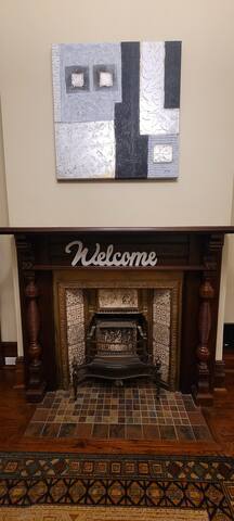 Cozy Victorian Home in Prime Location Little Italy gallery image 2