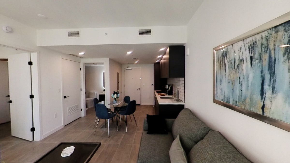 Downtown Miami • Modern 1BR Apt @ Yotelpad