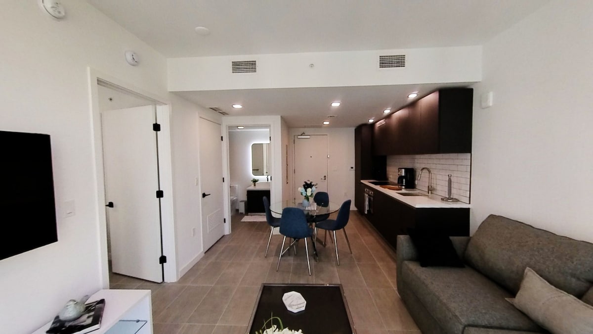 Downtown Miami • Modern 1BR Apt @ Yotelpad