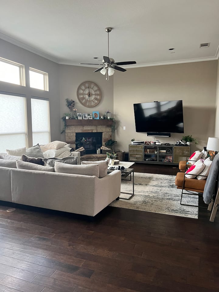 Finn's Lakeway Oasis!!!! - Lake Travis, TX