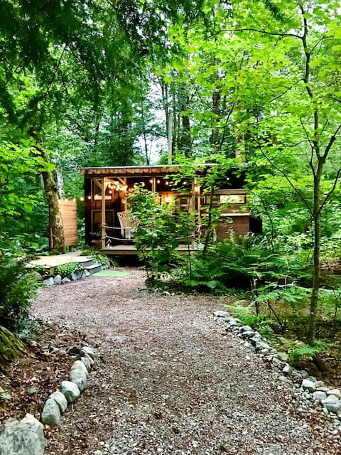 Bliss Hideaway CABIN & NEW Hot Tub, Privacy, River