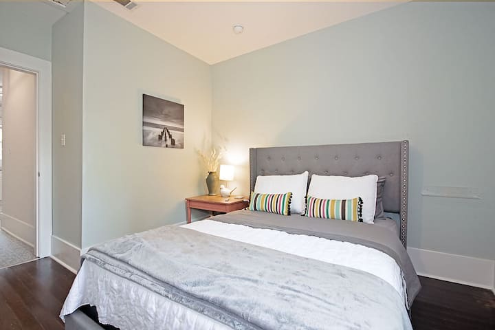 Perfect place for all of us to gather for SFA graduation. Way better than a hotel! The house is in a great location, clean and charming. Plenty of space for 6 adults. Great communication with Jennifer before, during and after. -Karen