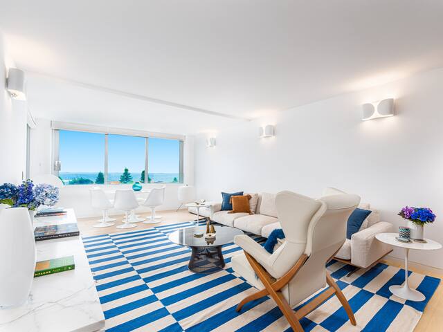 Spectacular Views, Designer Feel & Balcony gallery image 3