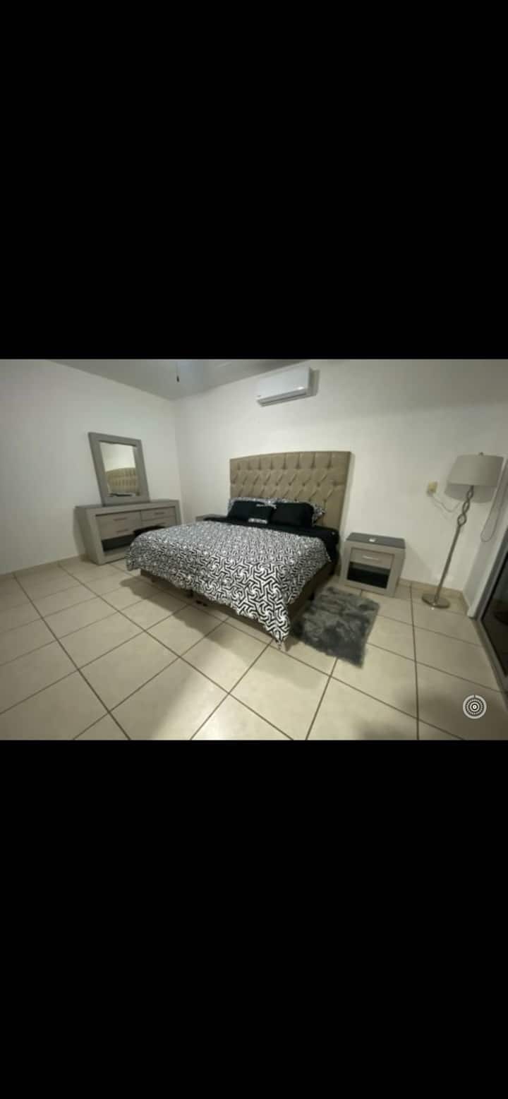 Beautiful suite 6 blocks from the historic center Houses for Rent in