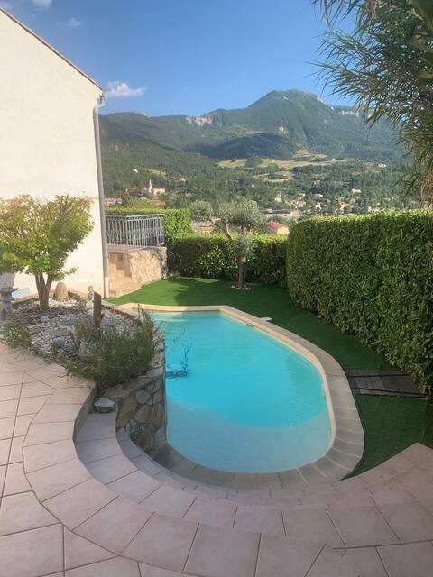 Beautiful Villa with Pano Pool View