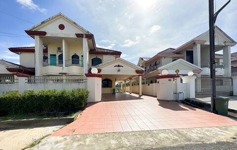 Ling's Homestay Miri (14 pax)
