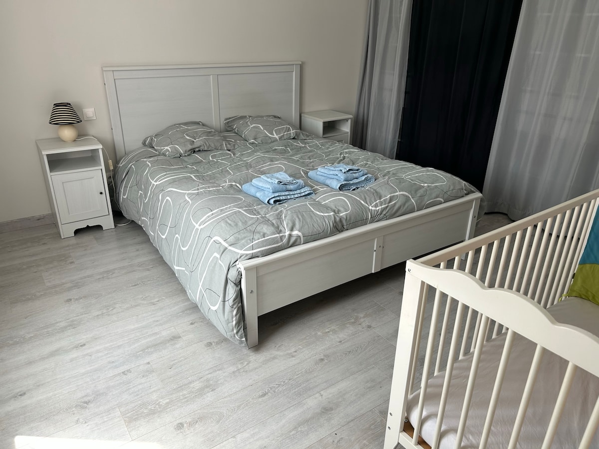 Chambre principale 15m2 avec lit 160*200