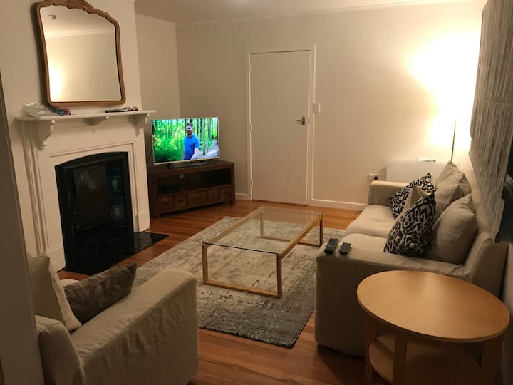 Homely pet friendly 3 bed home in Whau Valley Rd Houses for Rent in