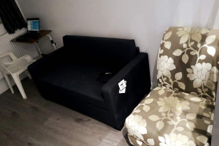 Cosy, Clean And Stylish 1 Bedroom Home In London - Dartford