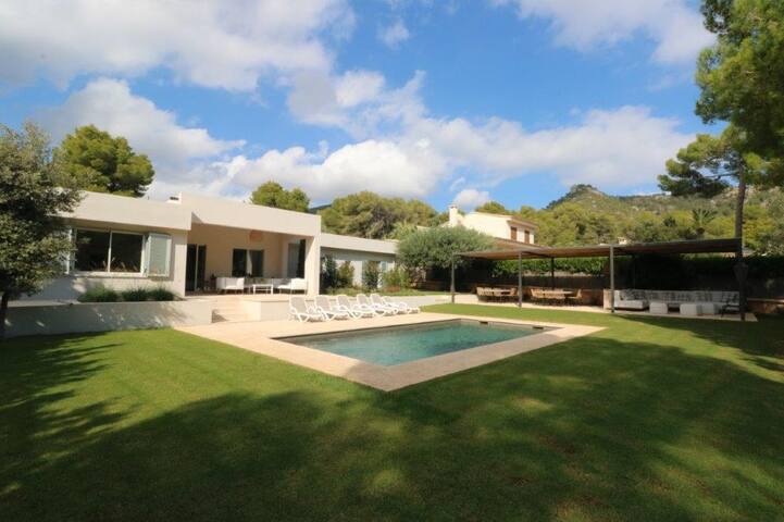 Villa familiar nueva con jardin y piscina ETV2325 gallery image 2