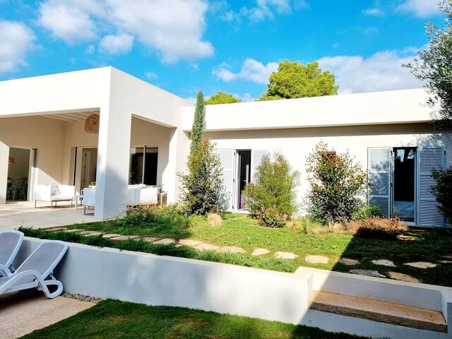 Villa familiar nueva con jardin y piscina ETV2325 gallery image 4