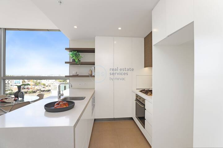 Modern Luxury Apartment with Expansive Views gallery image 5