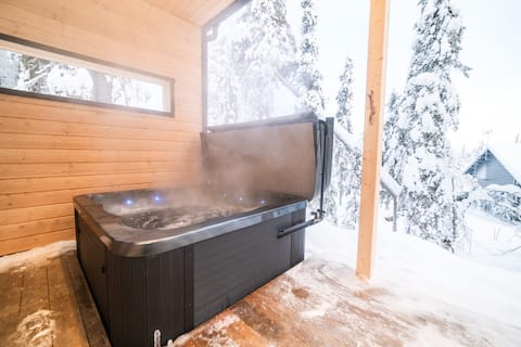 Villa Havu A, outdoor hot tub