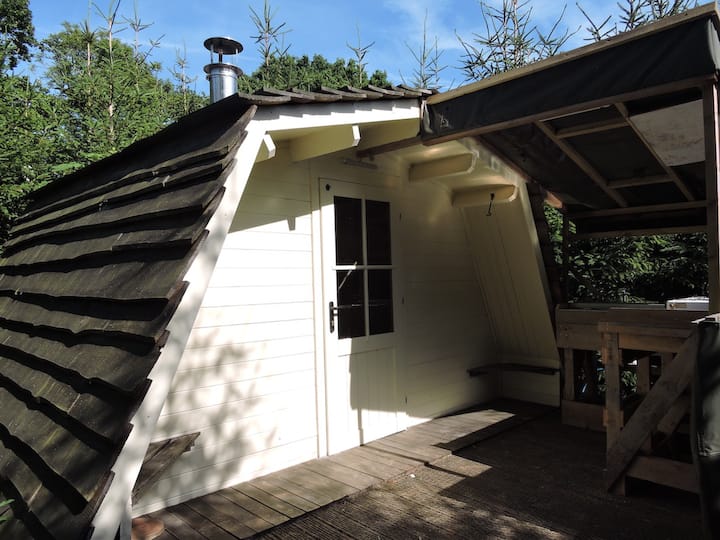 Secluded Larch Cabin For Two. - Exeter