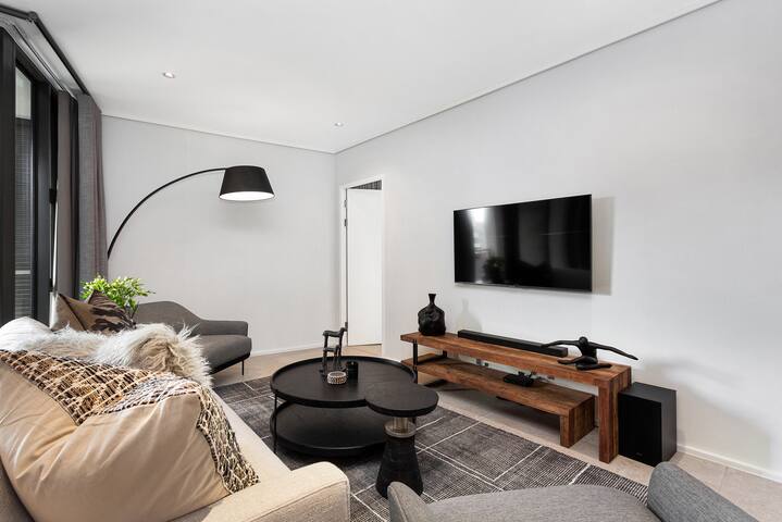 Vibrant Living in the heart of Sea Point (Apt 406) gallery image 5
