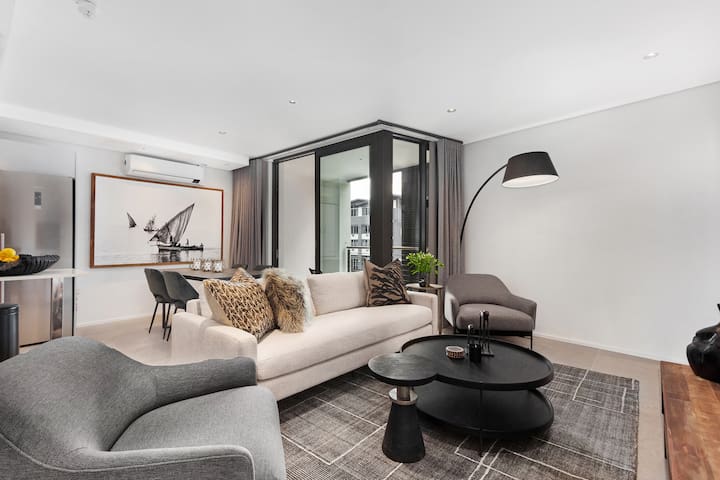 Vibrant Living in the heart of Sea Point (Apt 406)