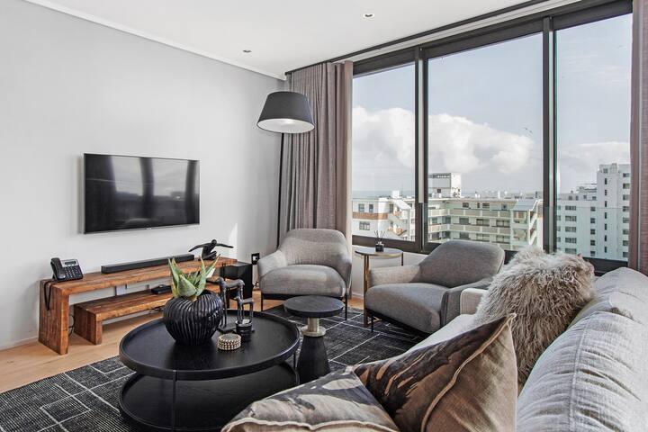Vibrant Living in the heart of Sea Point (Apt 703) gallery image 5