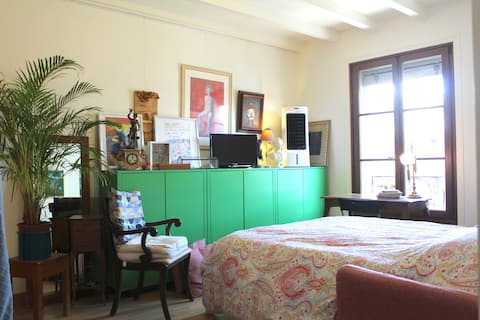 Popular Airbnb listing: 22sq.m. apartment, quiet and central in Petit Saconnex Et Servette