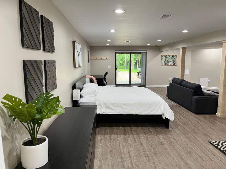 Executive Studio Apartment Guest suites for Rent in Johnstown, Ohio