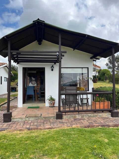 "Zingara de la Montaña: Hermosa Casa en Zipaquirá"