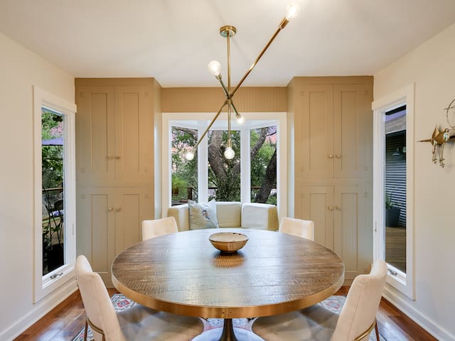 Home in Austin – Westlake Hills Retreat gallery image 3