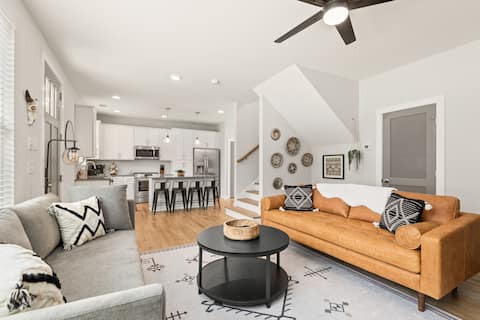 Successful Airbnb property: Nash Country Cowboy | Only 1.4mi to Broadway & DT in North Nashville