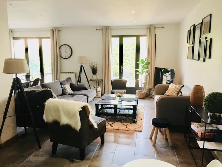 large "sweet home" house PKG PRIVEprès de Lyon Houses for Rent in