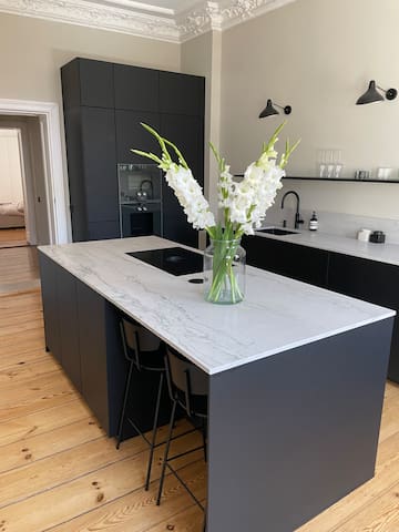 Schöne Altbauwohnung im P-Berg gallery image 3