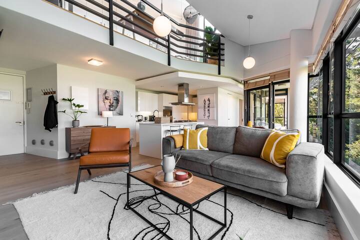 Mountain View Penthouse gallery image 2