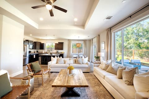 *The DREAM HOUSE* SWIMSPA JACUZZI,  #1 HOME in RDD