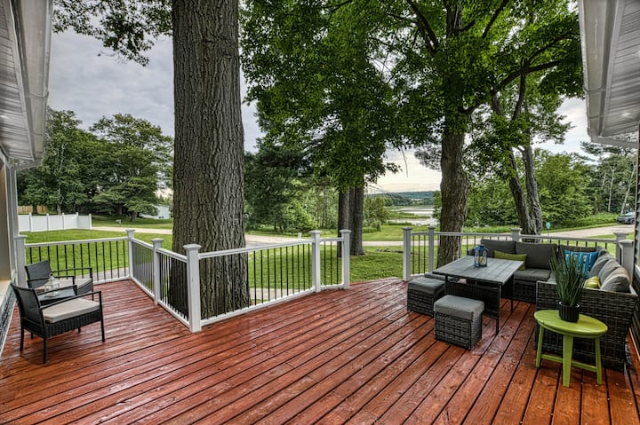 Lake Escape w/ Private Dock & Spa-like Amenities