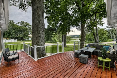 Lake Escape w/ Private Dock & Spa-like Amenities