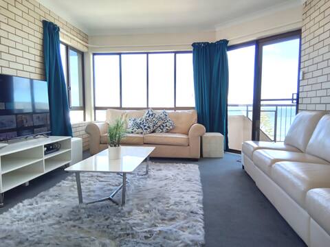 Ocean view beachside 3 bedroom 2 bathroom unit