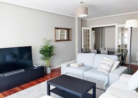 Cozy, centric flat. Beach & park