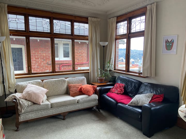 Cheerful Centre City Home With Four Bedrooms - Dunedin