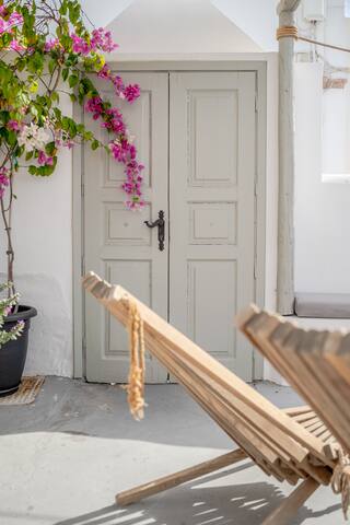 2 bedroom villa in Santorini gallery image 4