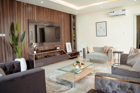 Clean 3bed with pool&Gym in Ologolo road, Lekki