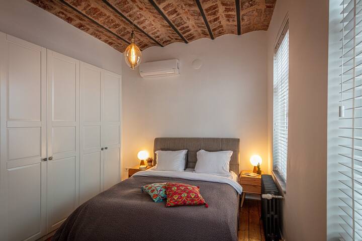 Whitehouse Apartment – 2 Bedroom, Beyoğlu/İstanbul gallery image 5