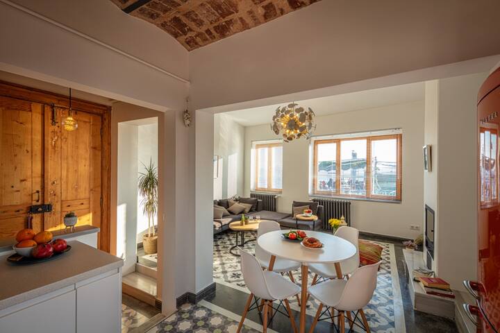 Whitehouse Apartment – 2 Bedroom, Beyoğlu/İstanbul gallery image 2