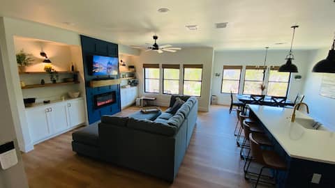 Successful Airbnb property: New Creekside Home in Granbury Near the Lake in Canyon Creek