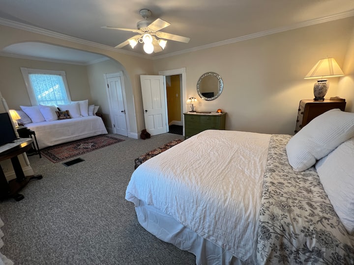 Camera da letto n °3 con letto king-size e letti estraibili