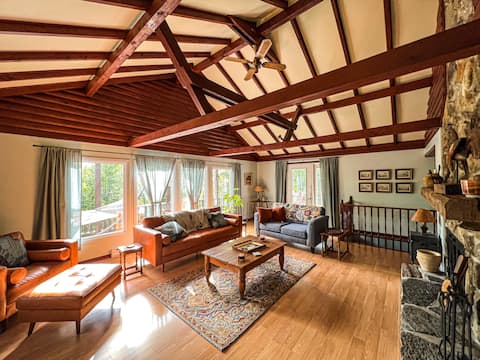 Top Airbnb: Serenity Now: 4 bedroom cottage, pond/garden/view in Potton