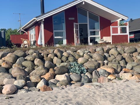 Wonderful house directly on a beautiful beach.