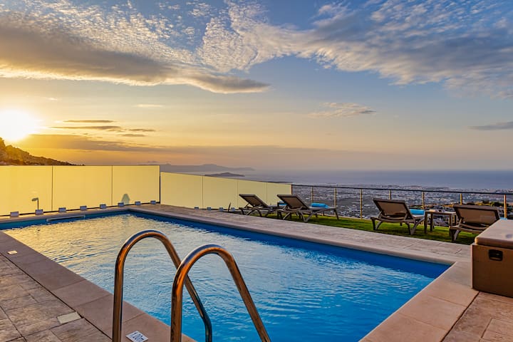 Villa Mari Chania -private pool and amazing view!