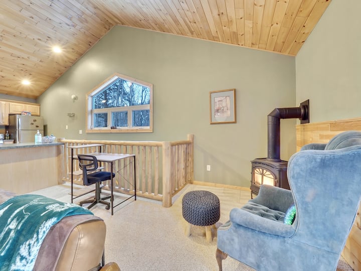 Big Lake Cabin W Hot Tub/ Kayaks/pngpong - Gaylord, MI